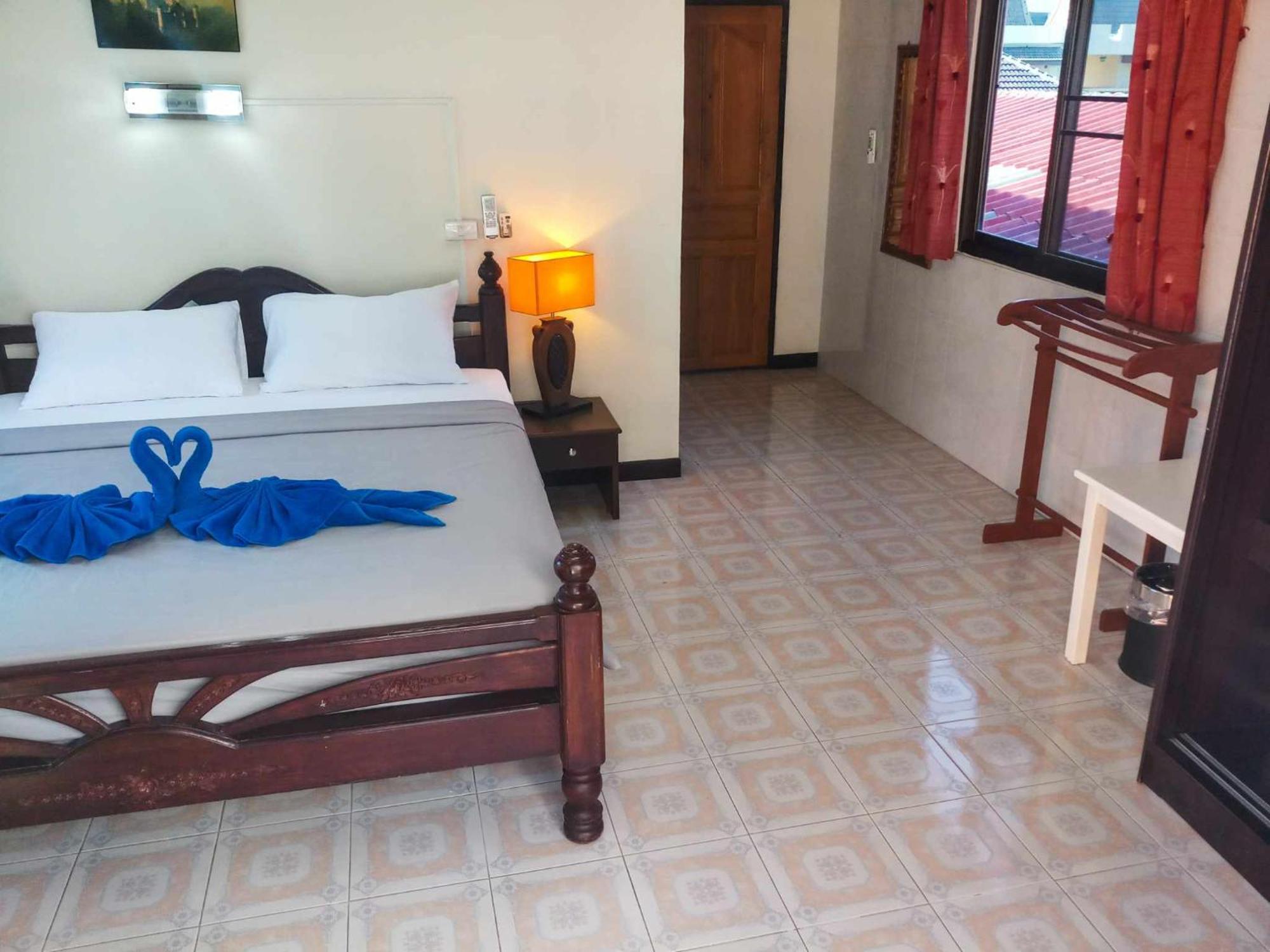 Kata Lina Guesthouse エクステリア 写真