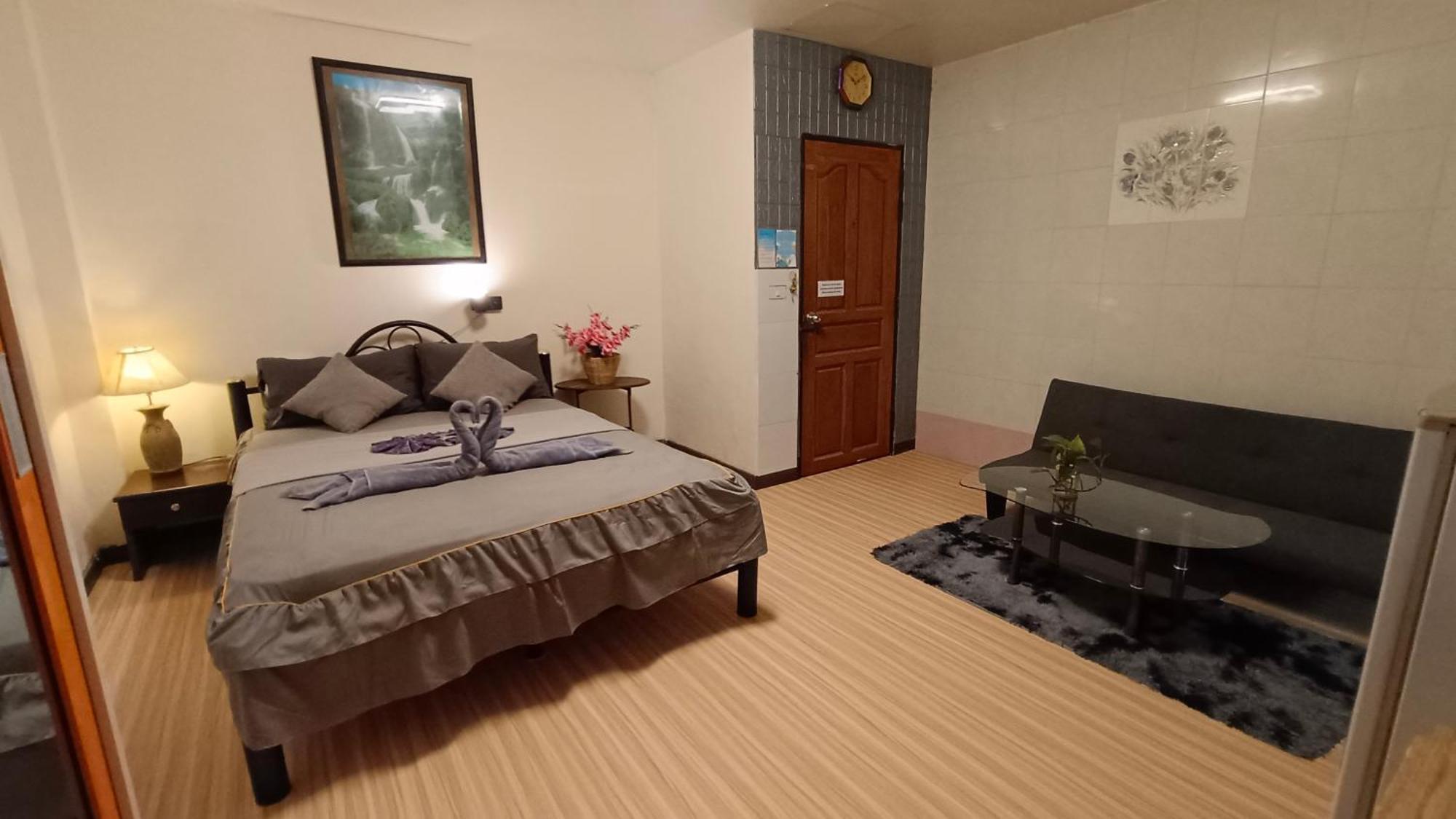 Kata Lina Guesthouse エクステリア 写真
